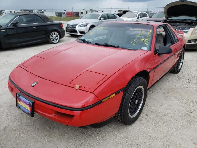 1G2PE1192JP220448 - 1988 PONTIAC FIERO RED photo 2