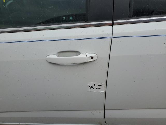 1GCGSCEN0J1231197 - 2018 CHEVROLET COLORADO L WHITE photo 9