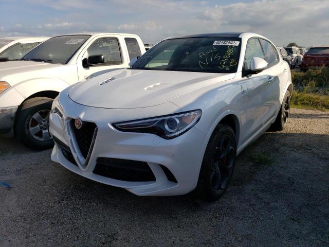 ZASFAKEV8J7C28562 - 2018 ALFA ROMEO STELVIO QU WHITE photo 2