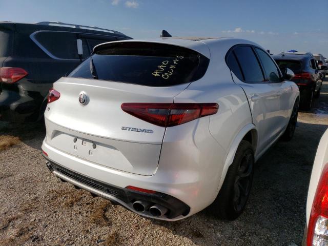 ZASFAKEV8J7C28562 - 2018 ALFA ROMEO STELVIO QU WHITE photo 4