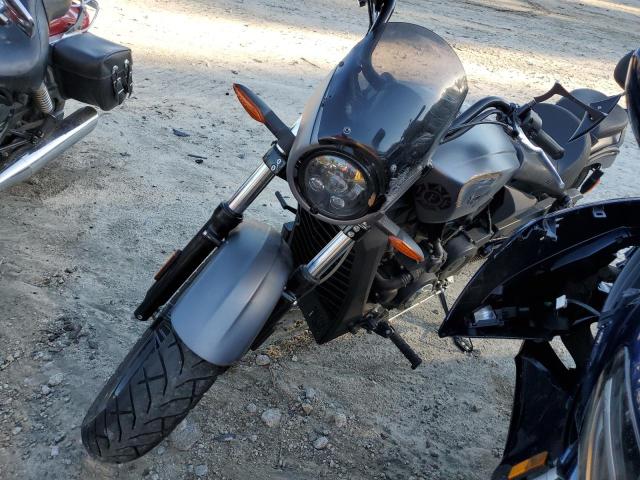 5VPFTB009H3000667 - 2017 VICTORY MOTORCYCLES OCTANE GRAY photo 2