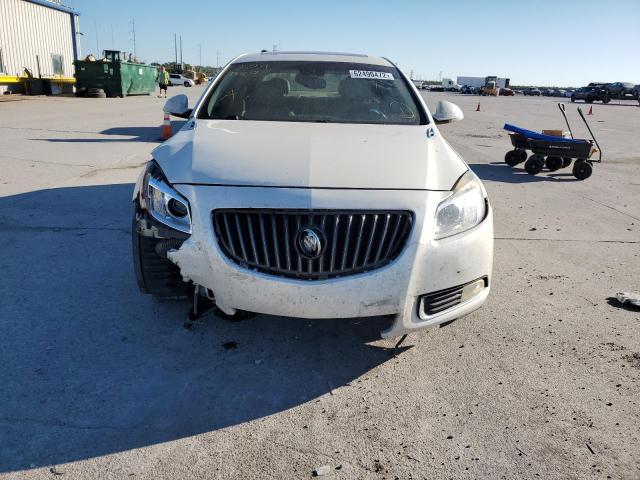 2G4GU5GV2C9141403 - 2012 BUICK REGAL PREM WHITE photo 9