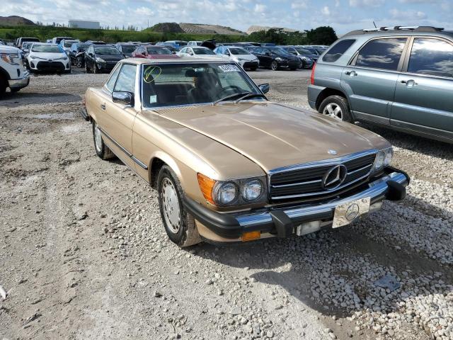 WDBBA48D6GA042583 - 1986 MERCEDES-BENZ 560 SL GOLD photo 1