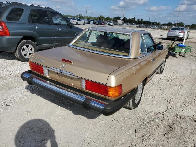 WDBBA48D6GA042583 - 1986 MERCEDES-BENZ 560 SL GOLD photo 4