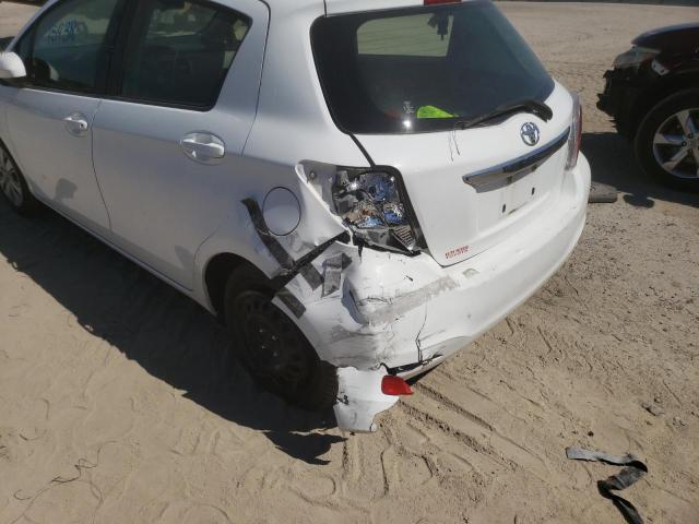 JTDKTUD38DD567048 - 2013 TOYOTA YARIS WHITE photo 9