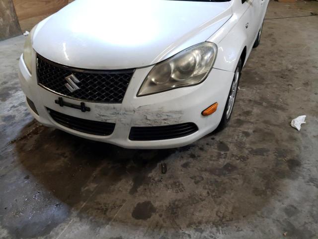 JS2RF9A14B6110329 - 2011 SUZUKI KIZASHI S WHITE photo 9