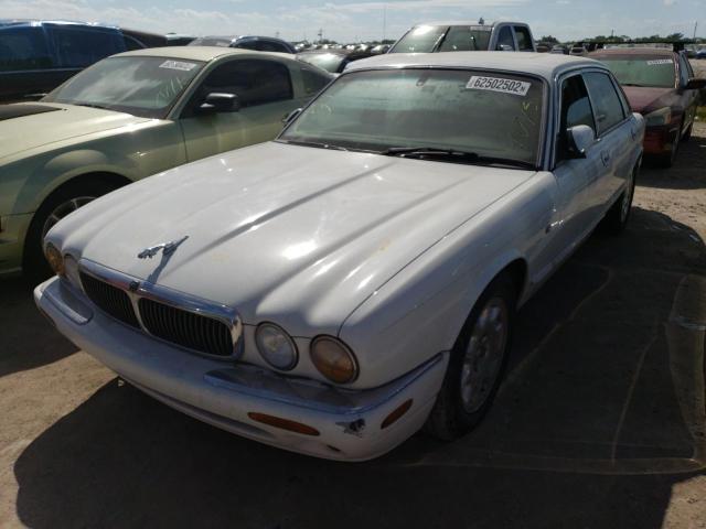 SAJDA23C0YLF13957 - 2000 JAGUAR XJ8 L WHITE photo 2