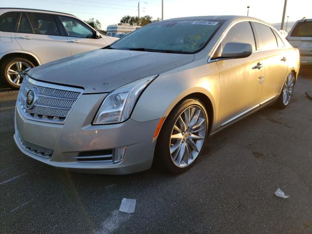 2G61U5S31D9184599 - 2013 CADILLAC XTS PLATIN CREAM photo 2