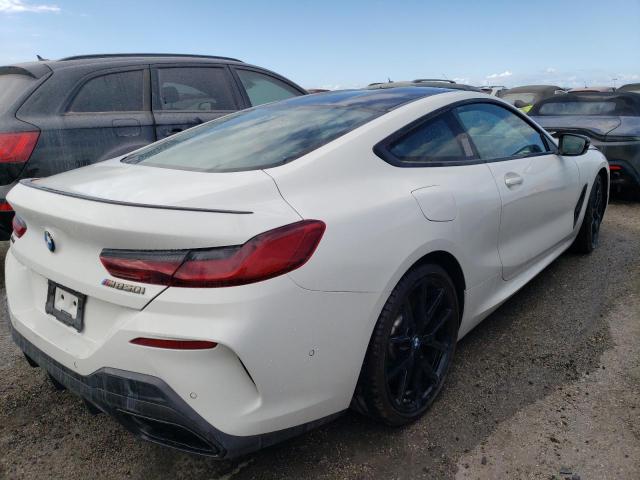 WBABC4C00MCF77389 - 2021 BMW M850XI WHITE photo 4