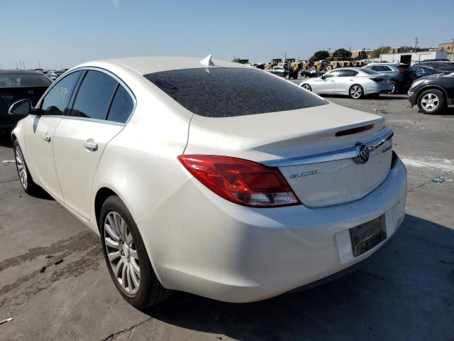 2G4GR5EK1C9154525 - 2012 BUICK REGAL WHITE photo 3