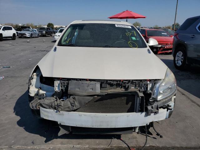 2G4GR5EK1C9154525 - 2012 BUICK REGAL WHITE photo 9