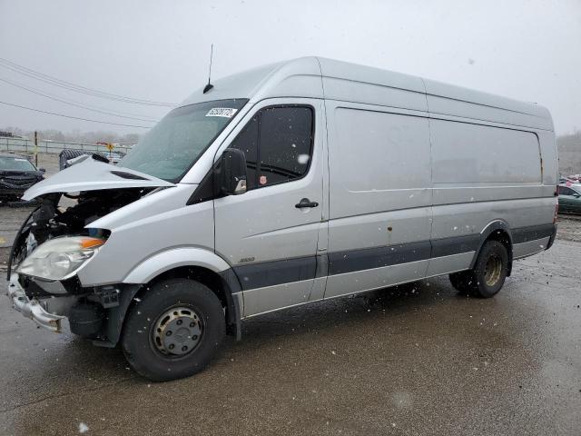 WD3PF4CC3B5553509 - 2011 MERCEDES-BENZ SPRINTER 3 SILVER photo 2