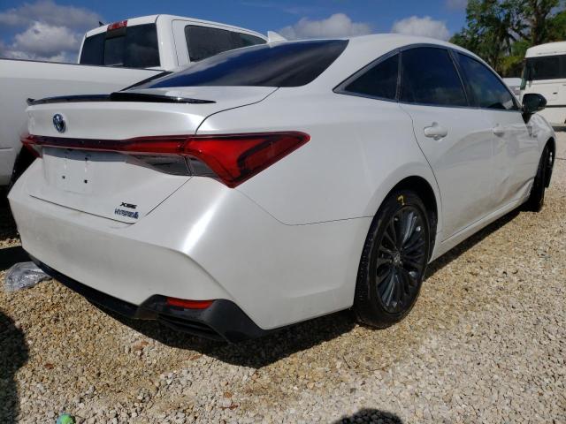 4T1B21FB2KU008660 - 2019 TOYOTA AVALON XLE WHITE photo 4
