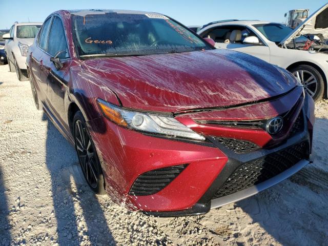 4T1B61HKXJU649152 - 2018 TOYOTA CAMRY XSE RED photo 1