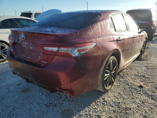 4T1B61HKXJU649152 - 2018 TOYOTA CAMRY XSE RED photo 4