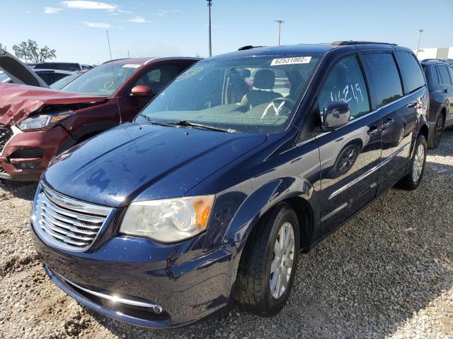 2C4RC1BG3DR713825 - 2013 CHRYSLER TOWN & COU BLUE photo 2