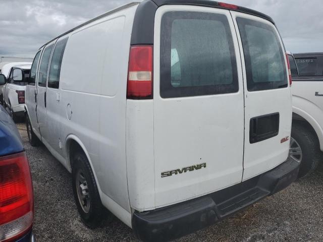 1GTFG15T841107781 - 2004 GMC SAVANA G15 WHITE photo 3