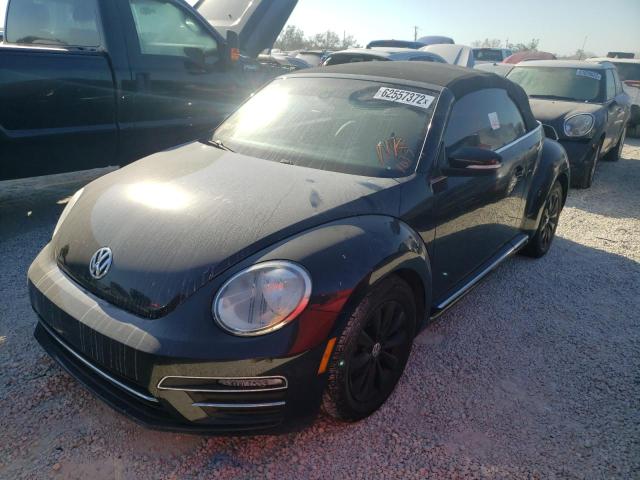 3VW517AT4HM800908 - 2017 VOLKSWAGEN BEETLE S/S BLACK photo 2