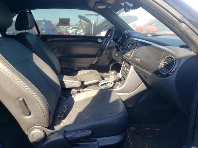 3VW517AT4HM800908 - 2017 VOLKSWAGEN BEETLE S/S 黑色 照片 5