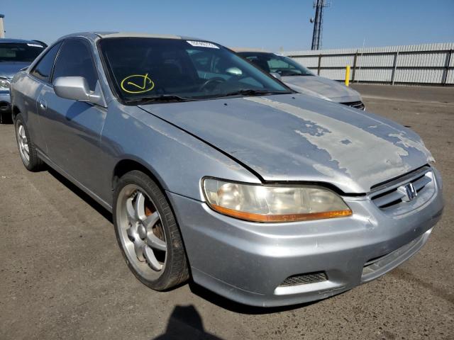 1HGCG3269YA022338 - 2000 HONDA ACCORD LX SILVER photo 1