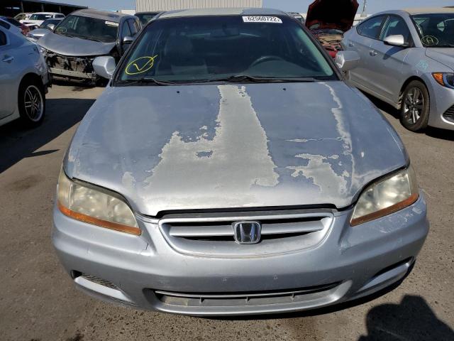 1HGCG3269YA022338 - 2000 HONDA ACCORD LX SILVER photo 9