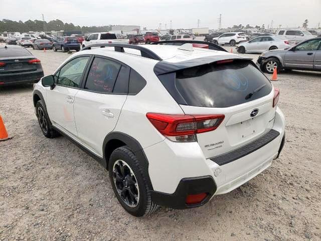 JF2GTAEC0M8265718 - 2021 SUBARU CROSSTREK WHITE photo 3