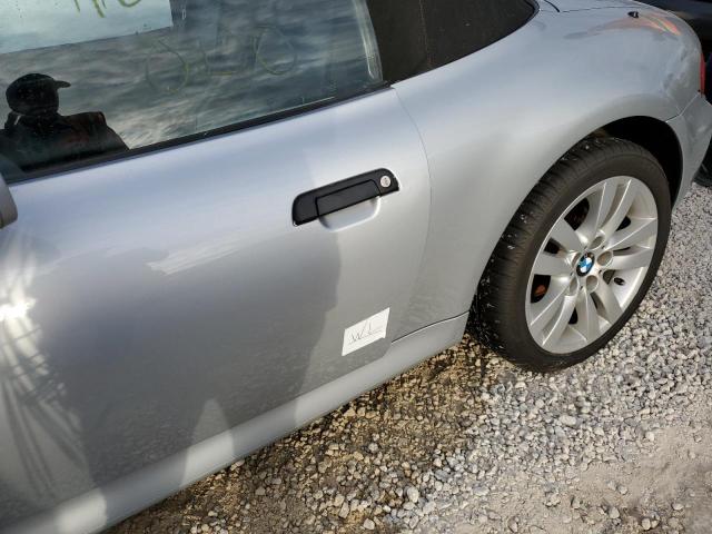 4USCH7339WLD16716 - 1998 BMW Z3 1.9 SILVER photo 9