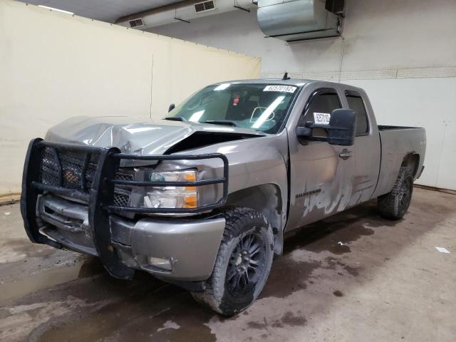 1GCRKSE74CZ246388 - 2012 CHEVROLET 1500 SILVE GRAY photo 2