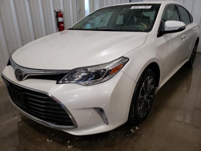 4T1BK1EB7JU281755 - 2018 TOYOTA AVALON XLE WHITE photo 2
