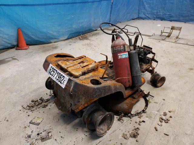 62571962 - 2010 CUB LAWN MOWER BURN photo 4