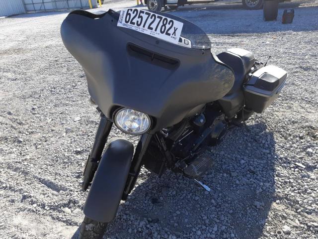 1HD1KRP18KB621753 - 2019 HARLEY-DAVIDSON FLHXS GRAY photo 2