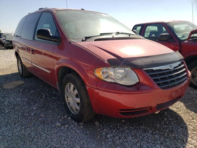 2A4GP54L07R197905 - 2007 CHRYSLER TOWN & COU RED photo 1