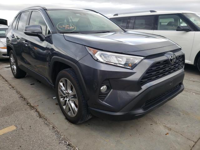 2T3C1RFV9LW062594 - 2020 TOYOTA RAV4 XLE P GRAY photo 1