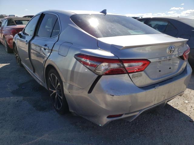 4T1B11HK2KU751934 - 2019 TOYOTA CAMRY 4D 2 SILVER photo 3