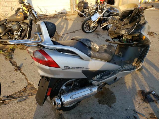 JS1CK43A852100338 - 2005 SUZUKI AN400 K3 SILVER photo 4