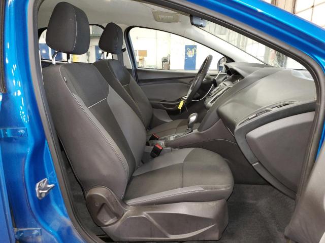 1FAHP3K20CL257568 - 2012 FORD FOCUS BLUE photo 5