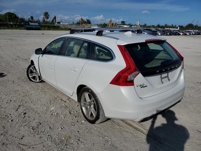 YV126MEB8F1190278 - 2015 VOLVO V60 PREMIE WHITE photo 3