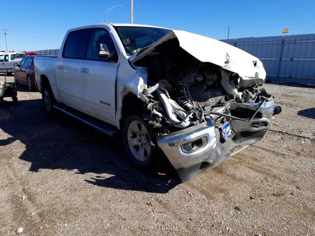 1C6SRFFT7KN913645 - 2019 RAM 1500 BIG H WHITE photo 1