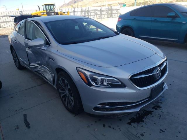 1G4ZP5SS6JU127064 - 2018 BUICK LACROSSE E SILVER photo 1