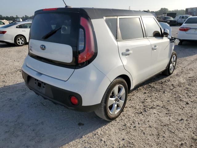 KNDJN2A29J7546855 - 2018 KIA SOUL WHITE photo 4