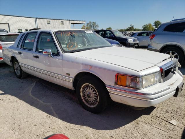 1LNLM82W6NY758091 - 1992 LINCOLN TOWN CAR S WHITE photo 1