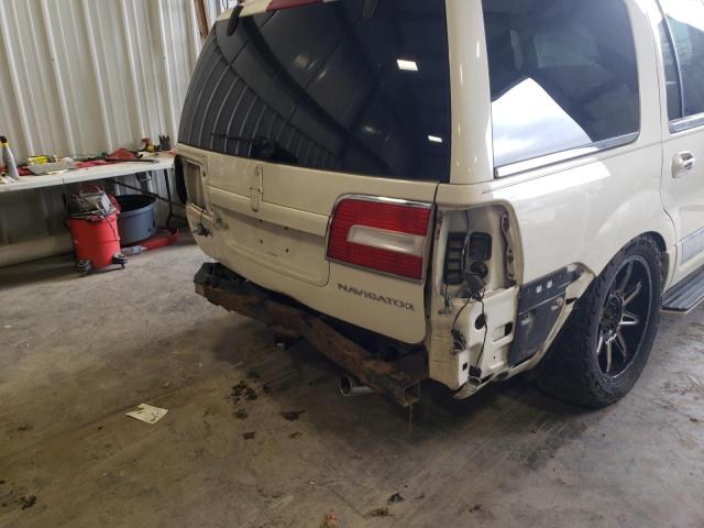 5LMFU285X8LJ15704 - 2008 LINCOLN NAVIGATOR თეთრი ფოტო 9