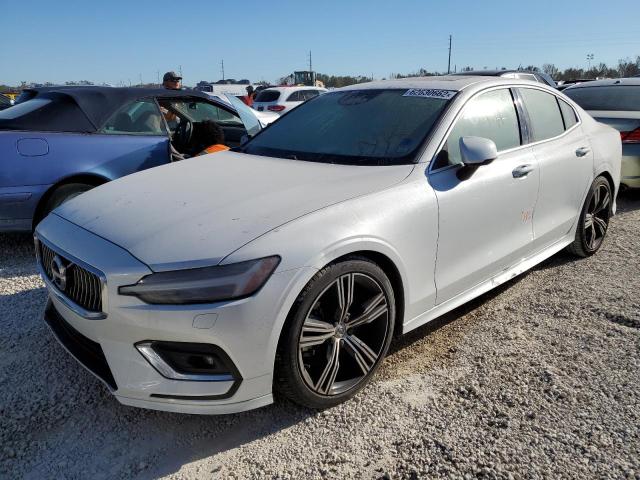 7JRA22TL7KG016112 - 2019 VOLVO S60 T6 INS WHITE photo 2