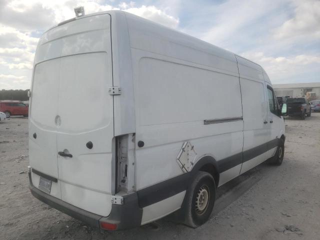 WD3PE8CB9C5707241 - 2012 MERCEDES-BENZ SPRINTER 2 WHITE photo 4