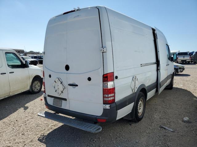 WD3PE8DE4E5894044 - 2014 MERCEDES-BENZ SPRINTER 2 WHITE photo 4