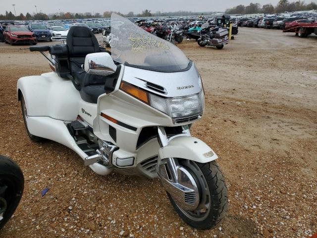 1HFSC2202VA901337 - 1997 HONDA GL1500 A/2 WHITE photo 1