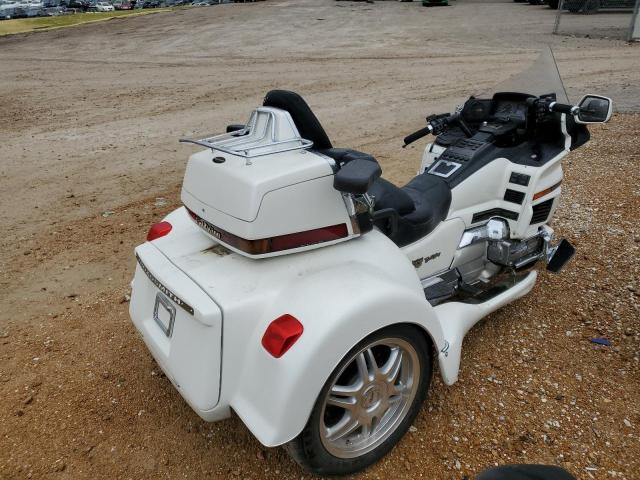 1HFSC2202VA901337 - 1997 HONDA GL1500 A/2 WHITE photo 4