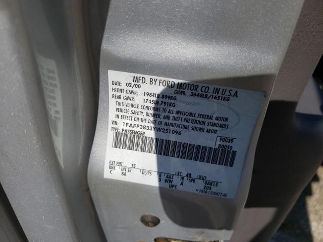 1FAFP3833YW251096 - 2000 FORD FOCUS ZTS SILVER photo 10