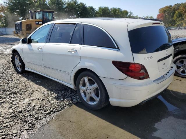 4JGCB25E89A098009 - 2009 MERCEDES-BENZ R 320 WHITE photo 3