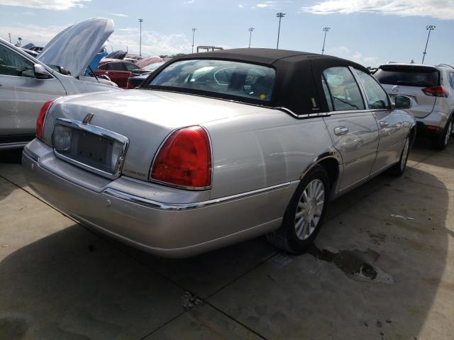 1LNHM83W84Y685616 - 2004 LINCOLN TOWN CAR U SILVER photo 4